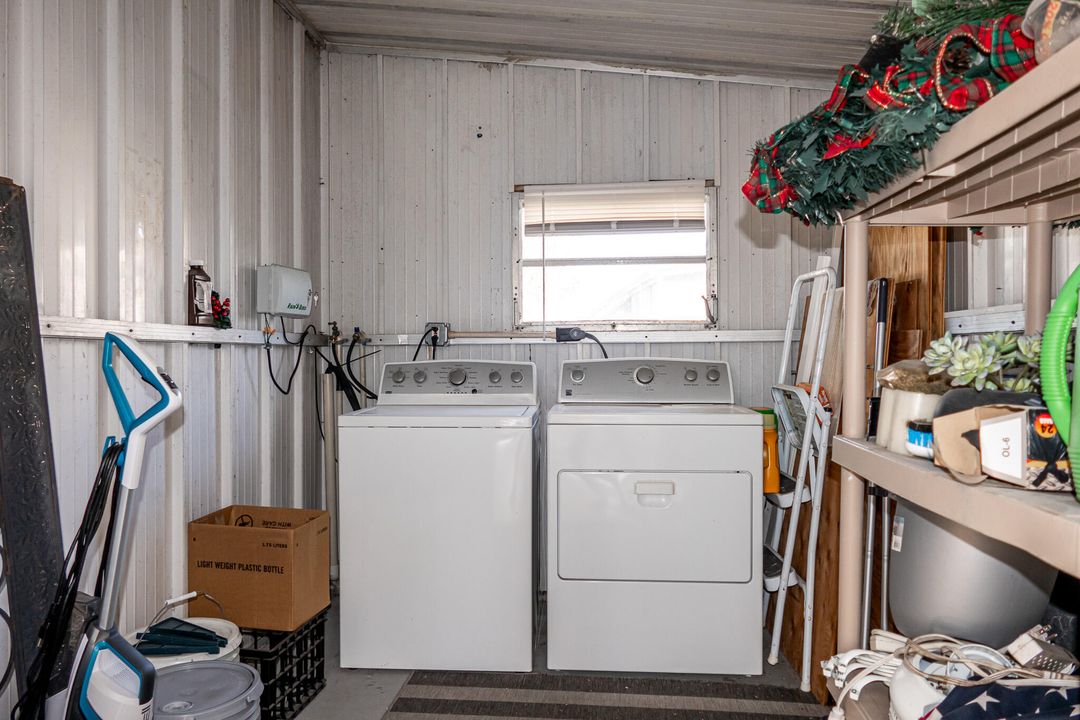 For Sale: $120,000 (2 beds, 2 baths, 1250 Square Feet)