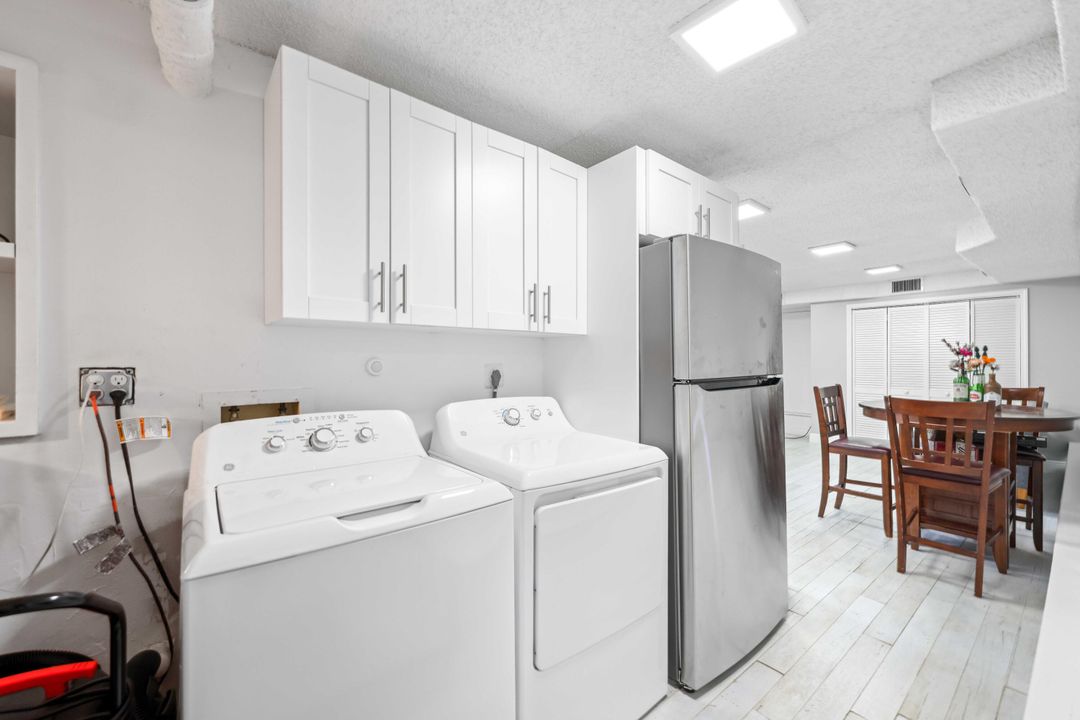 For Sale: $1,350,000 (6 beds, 4 baths, 3858 Square Feet)