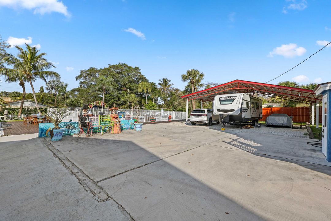 For Sale: $1,350,000 (6 beds, 4 baths, 3858 Square Feet)