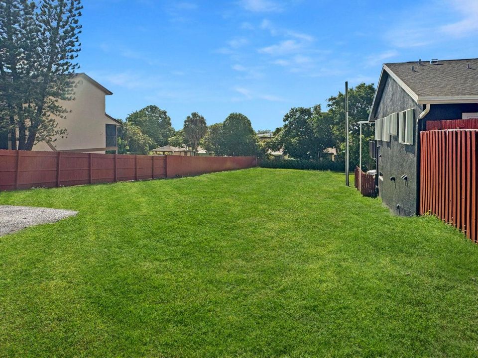 For Sale: $1,350,000 (6 beds, 4 baths, 3858 Square Feet)