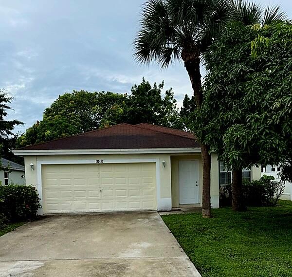 Recently Rented: $2,800 (3 beds, 2 baths, 1534 Square Feet)