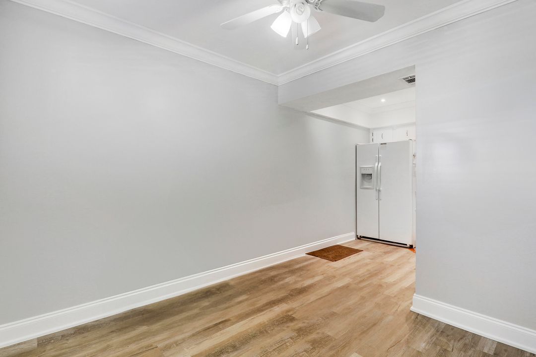 For Sale: $205,000 (2 beds, 1 baths, 820 Square Feet)