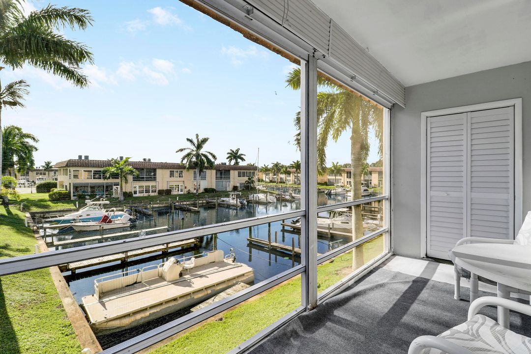 For Sale: $205,000 (2 beds, 1 baths, 820 Square Feet)