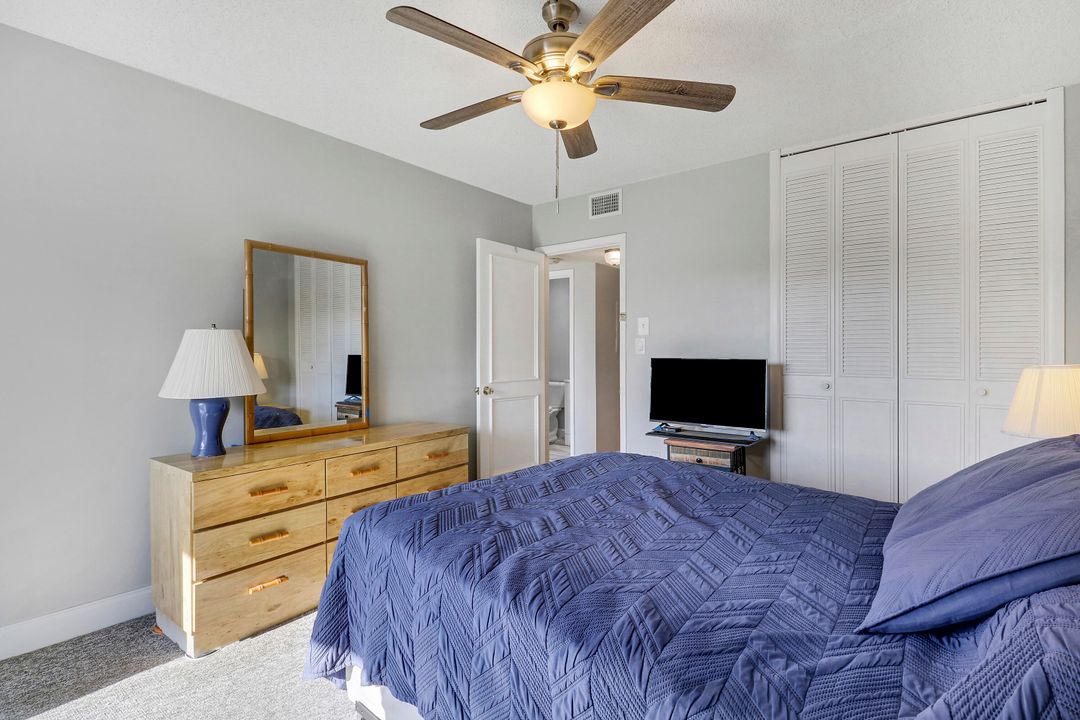 For Sale: $205,000 (2 beds, 1 baths, 820 Square Feet)