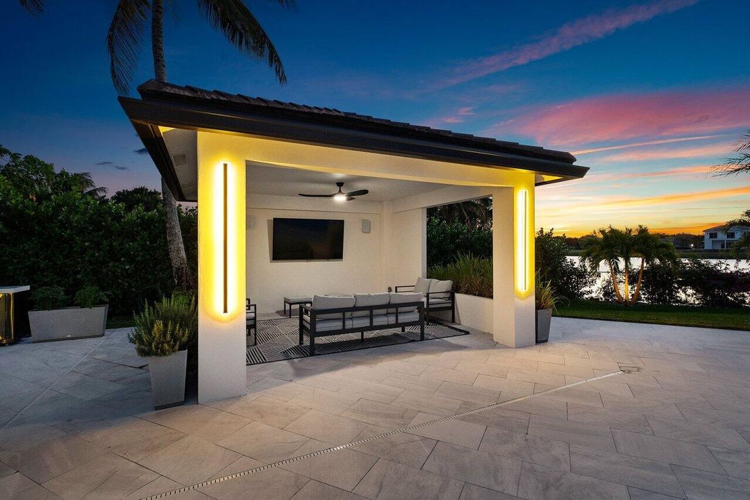 For Sale: $3,750,000 (5 beds, 4 baths, 4100 Square Feet)