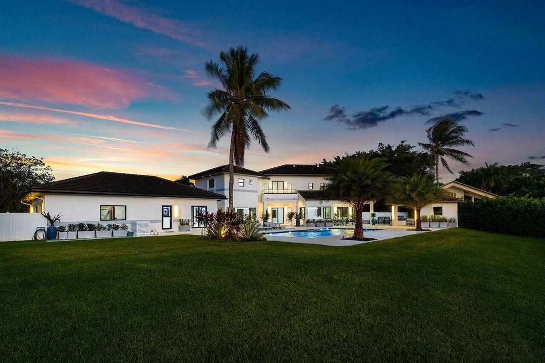 For Sale: $3,750,000 (5 beds, 4 baths, 4100 Square Feet)