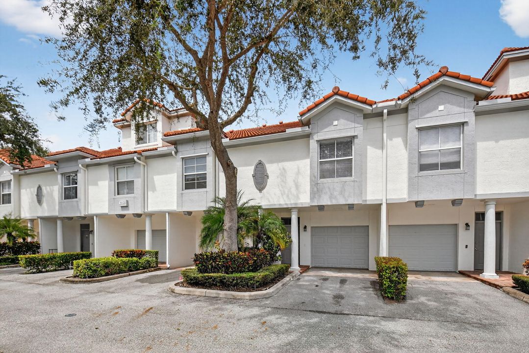 Active With Contract: $375,000 (2 beds, 2 baths, 1175 Square Feet)