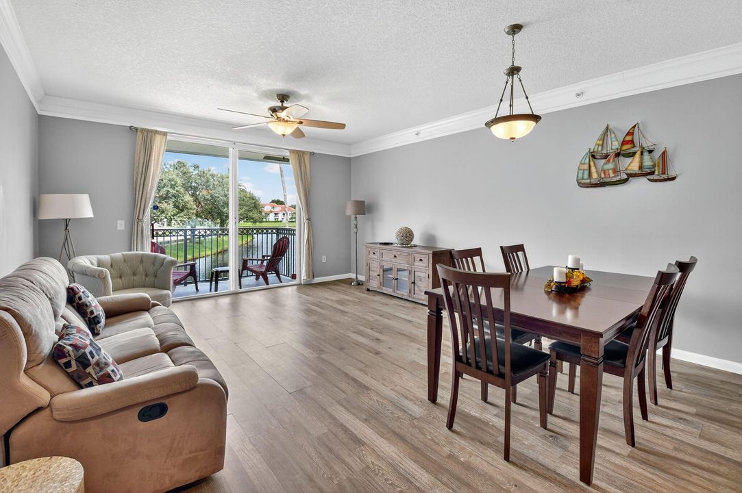 Active With Contract: $375,000 (2 beds, 2 baths, 1175 Square Feet)