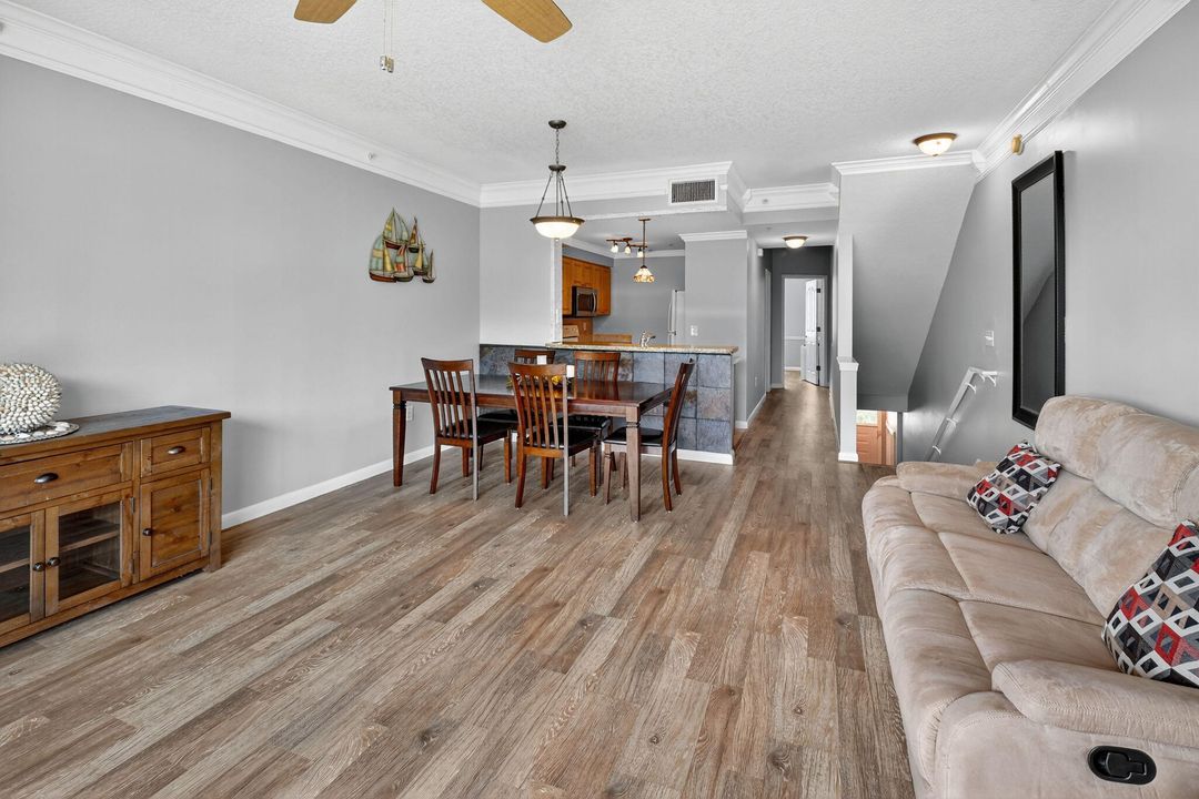 Active With Contract: $375,000 (2 beds, 2 baths, 1175 Square Feet)