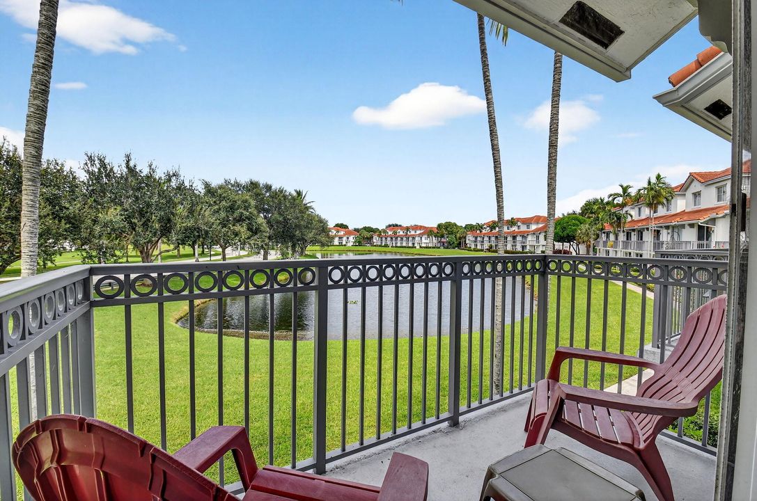 Active With Contract: $375,000 (2 beds, 2 baths, 1175 Square Feet)