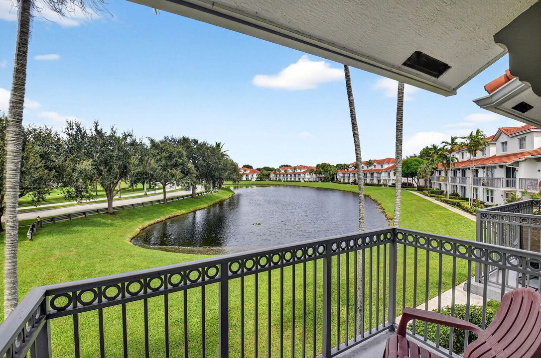 Active With Contract: $375,000 (2 beds, 2 baths, 1175 Square Feet)