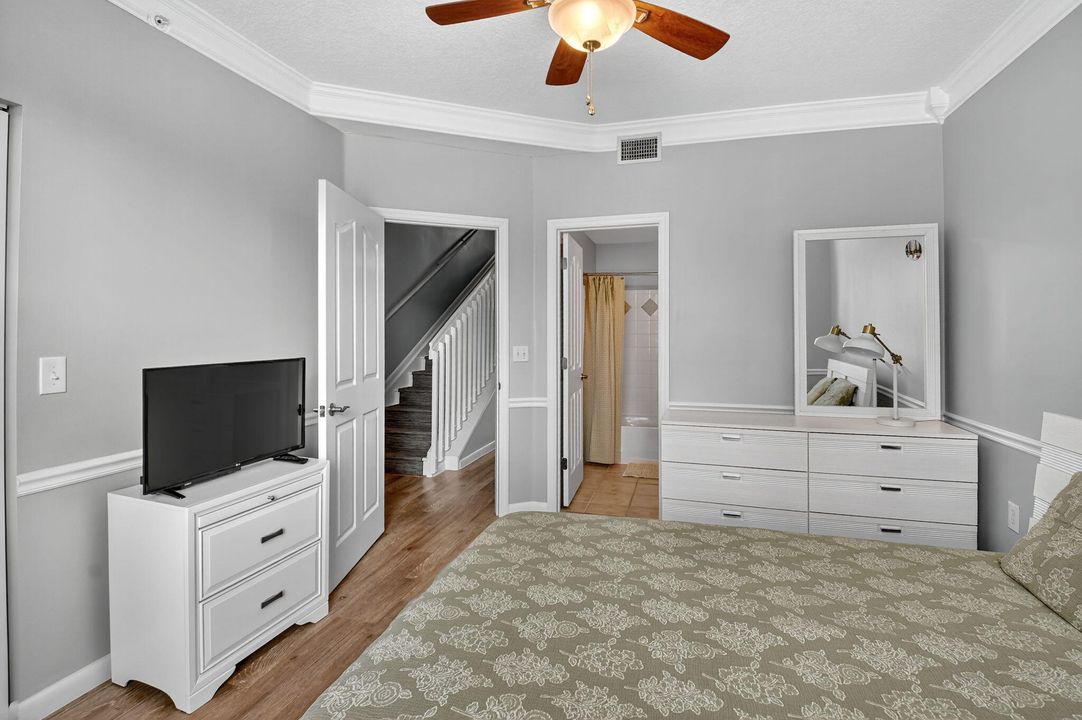 Active With Contract: $375,000 (2 beds, 2 baths, 1175 Square Feet)