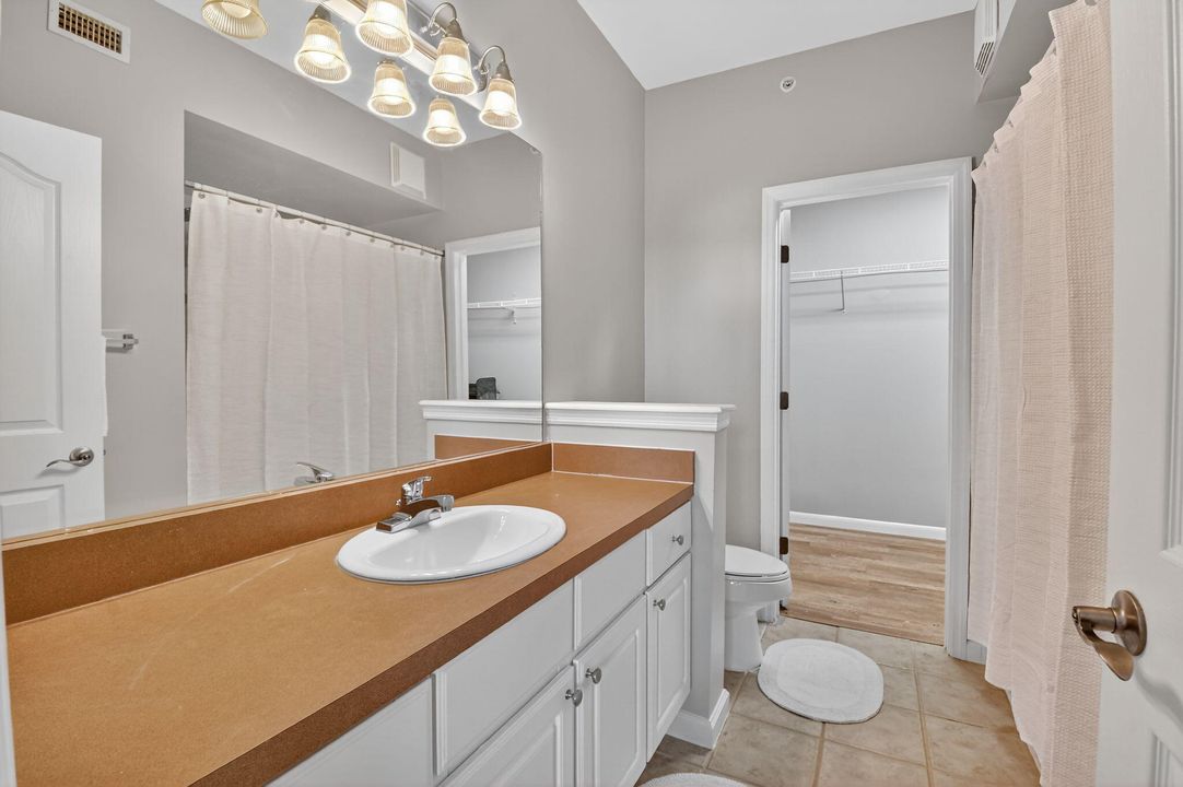 Active With Contract: $375,000 (2 beds, 2 baths, 1175 Square Feet)