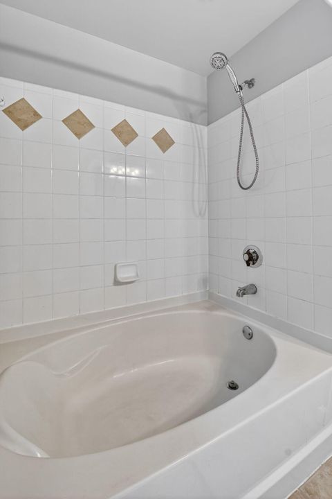 Active With Contract: $375,000 (2 beds, 2 baths, 1175 Square Feet)