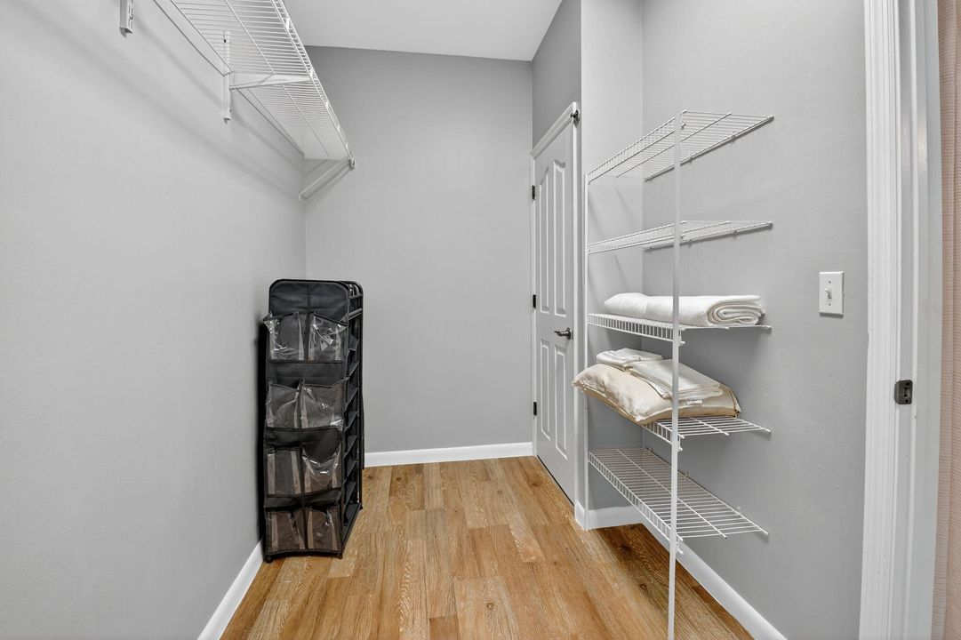 Active With Contract: $375,000 (2 beds, 2 baths, 1175 Square Feet)