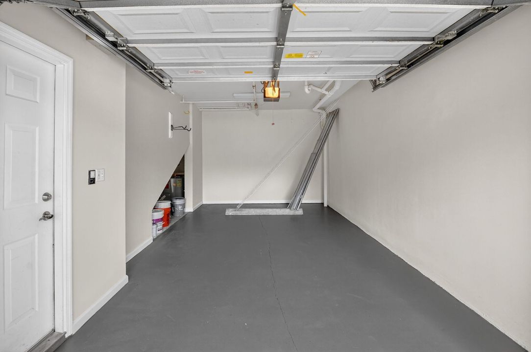 Active With Contract: $375,000 (2 beds, 2 baths, 1175 Square Feet)