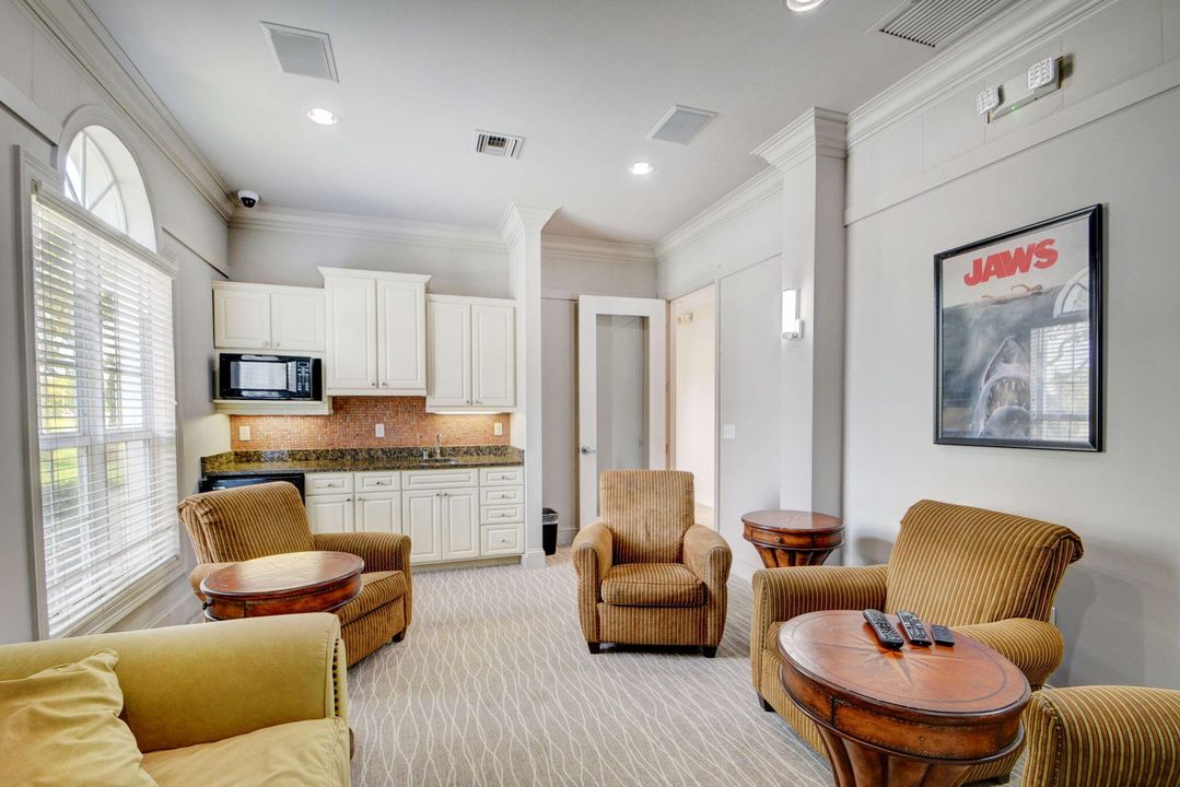 Active With Contract: $375,000 (2 beds, 2 baths, 1175 Square Feet)