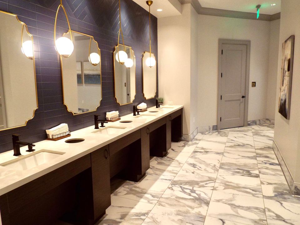 En Venta: $454,000 (3 camas, 2 baños, 2110 Pies cuadrados)