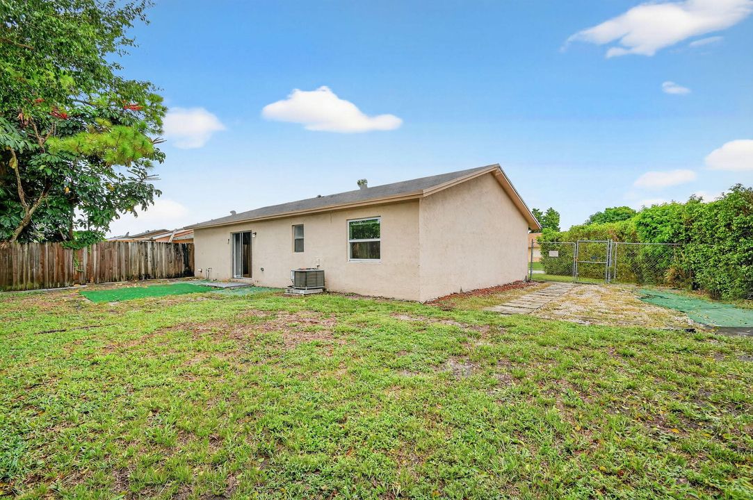 For Sale: $420,000 (3 beds, 2 baths, 1154 Square Feet)