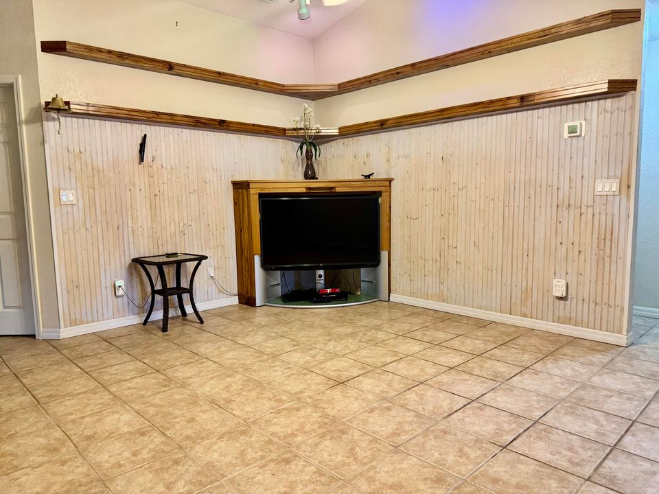 For Sale: $459,000 (3 beds, 2 baths, 1378 Square Feet)