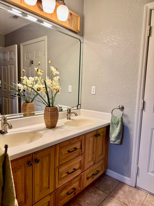 For Sale: $459,000 (3 beds, 2 baths, 1378 Square Feet)