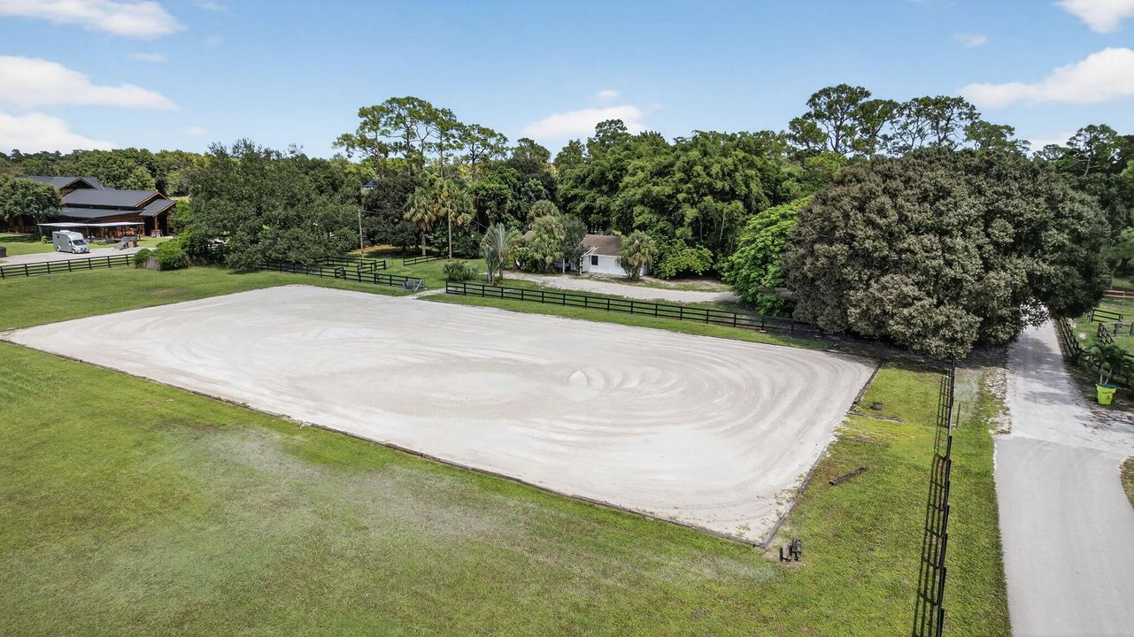 出租: $13,850 (4 贝兹, 2 浴室, 1560 平方英尺)