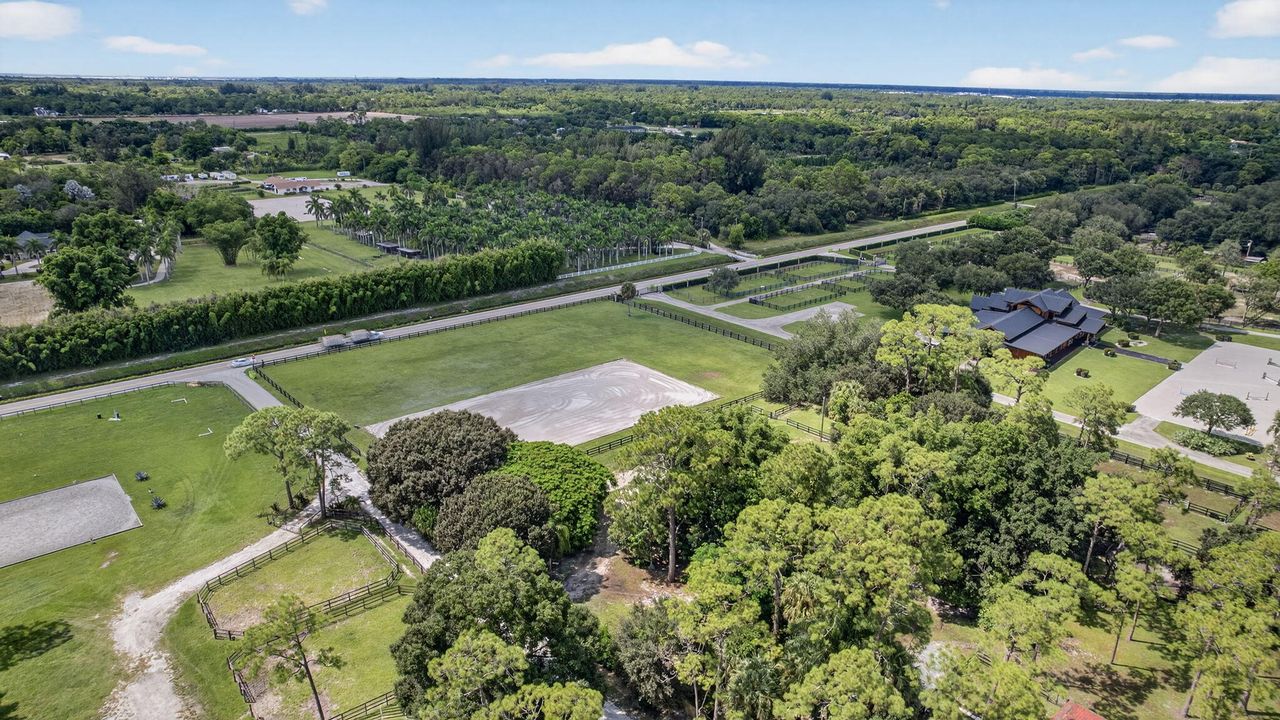 出租: $13,850 (4 贝兹, 2 浴室, 1560 平方英尺)