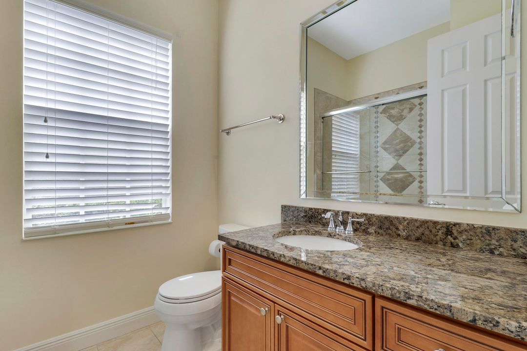 For Sale: $850,000 (5 beds, 4 baths, 2499 Square Feet)