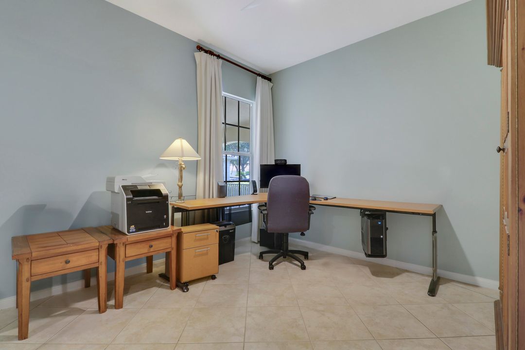 For Sale: $850,000 (5 beds, 4 baths, 2499 Square Feet)