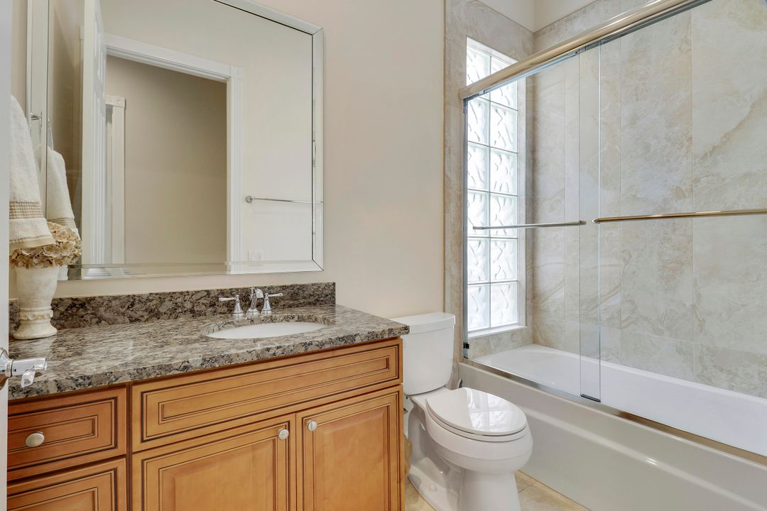 For Sale: $850,000 (5 beds, 4 baths, 2499 Square Feet)