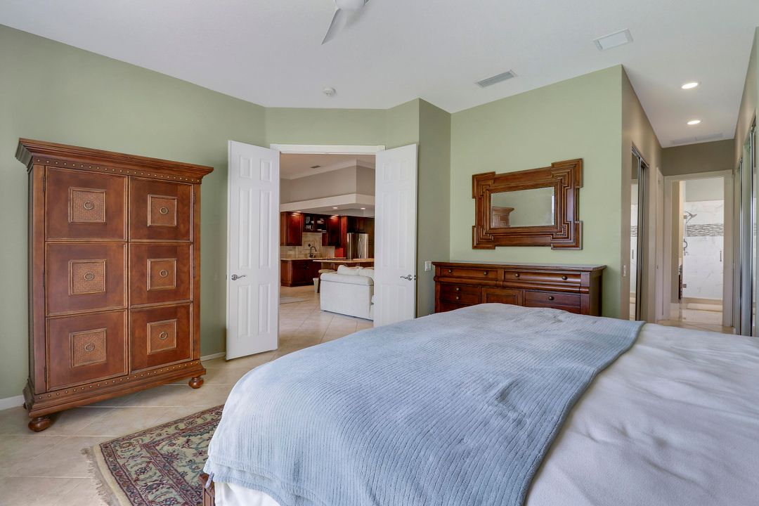 For Sale: $850,000 (5 beds, 4 baths, 2499 Square Feet)