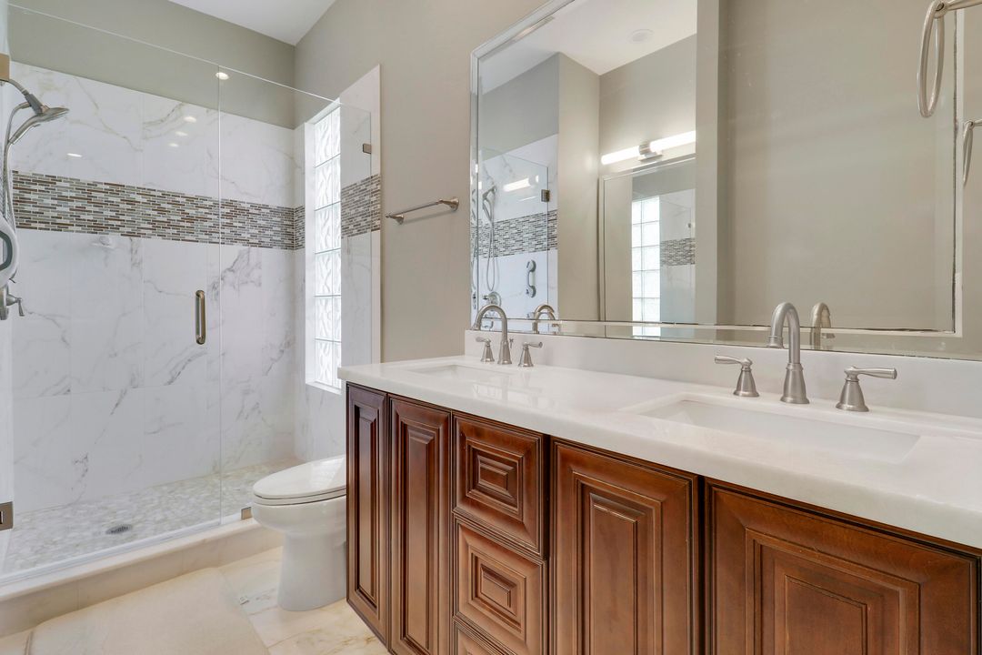 For Sale: $850,000 (5 beds, 4 baths, 2499 Square Feet)