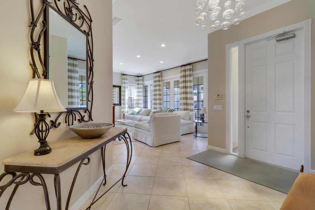 For Sale: $850,000 (5 beds, 4 baths, 2499 Square Feet)