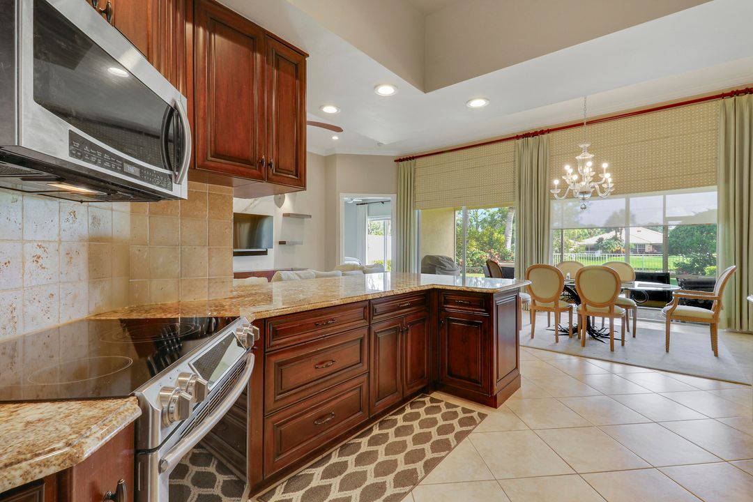 For Sale: $850,000 (5 beds, 4 baths, 2499 Square Feet)