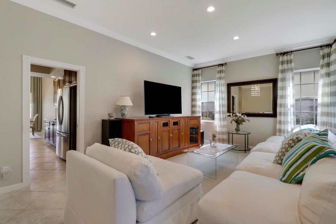 For Sale: $850,000 (5 beds, 4 baths, 2499 Square Feet)