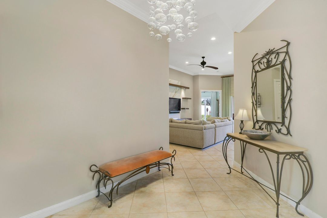 For Sale: $850,000 (5 beds, 4 baths, 2499 Square Feet)