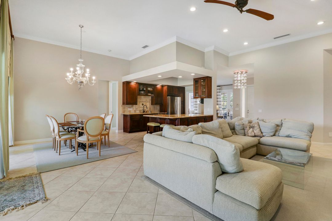 For Sale: $850,000 (5 beds, 4 baths, 2499 Square Feet)