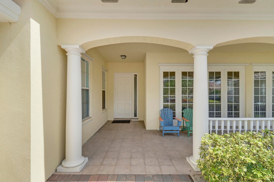 For Sale: $850,000 (5 beds, 4 baths, 2499 Square Feet)