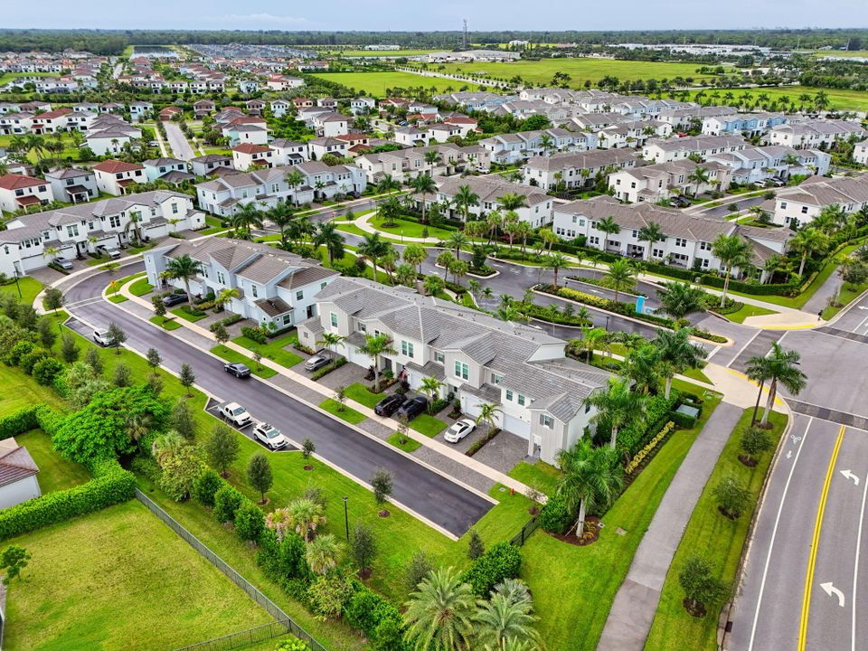 На продажу: $525,000 (3 спален, 2 ванн, 2138 Квадратных фут)