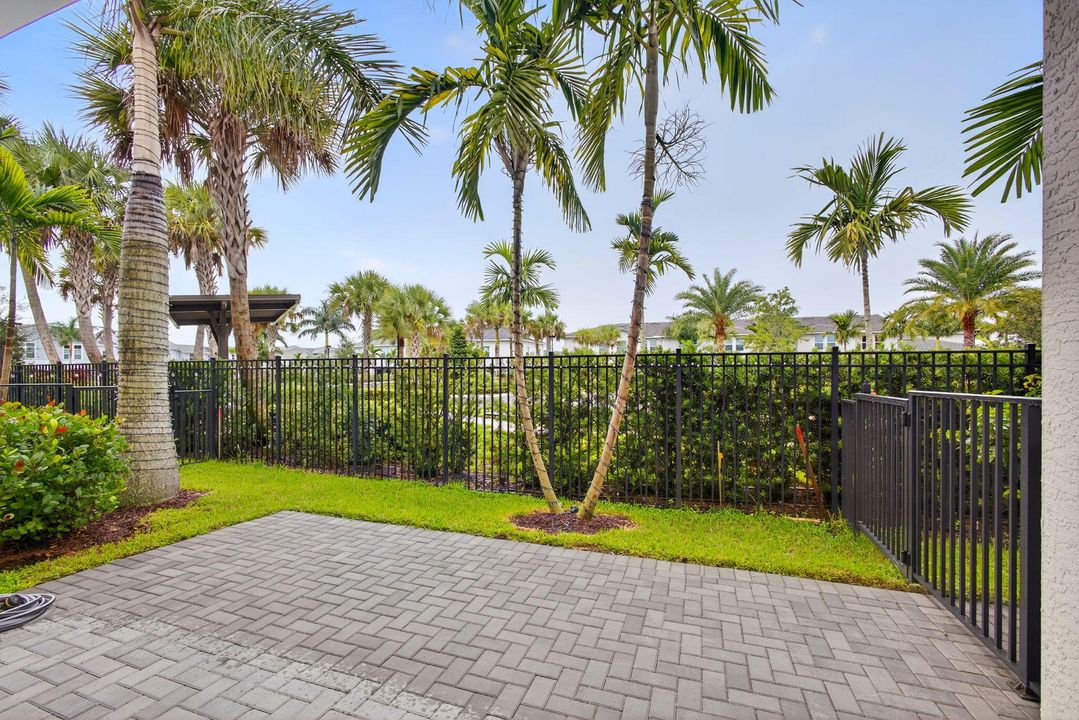 На продажу: $525,000 (3 спален, 2 ванн, 2138 Квадратных фут)