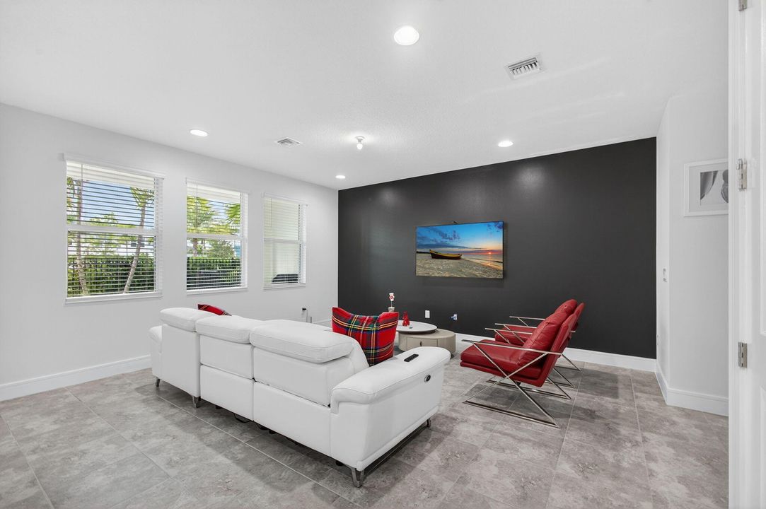 На продажу: $525,000 (3 спален, 2 ванн, 2138 Квадратных фут)