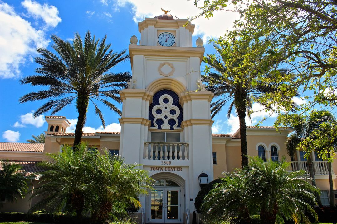 For Sale: $850,000 (5 beds, 4 baths, 2499 Square Feet)