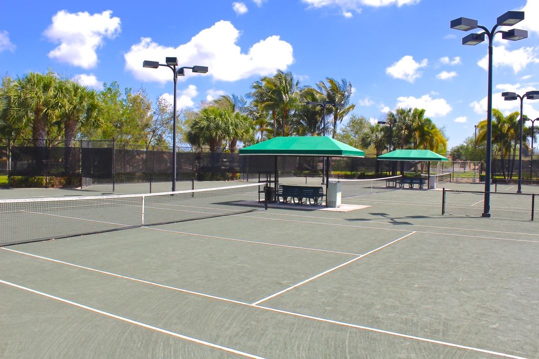 For Sale: $850,000 (5 beds, 4 baths, 2499 Square Feet)