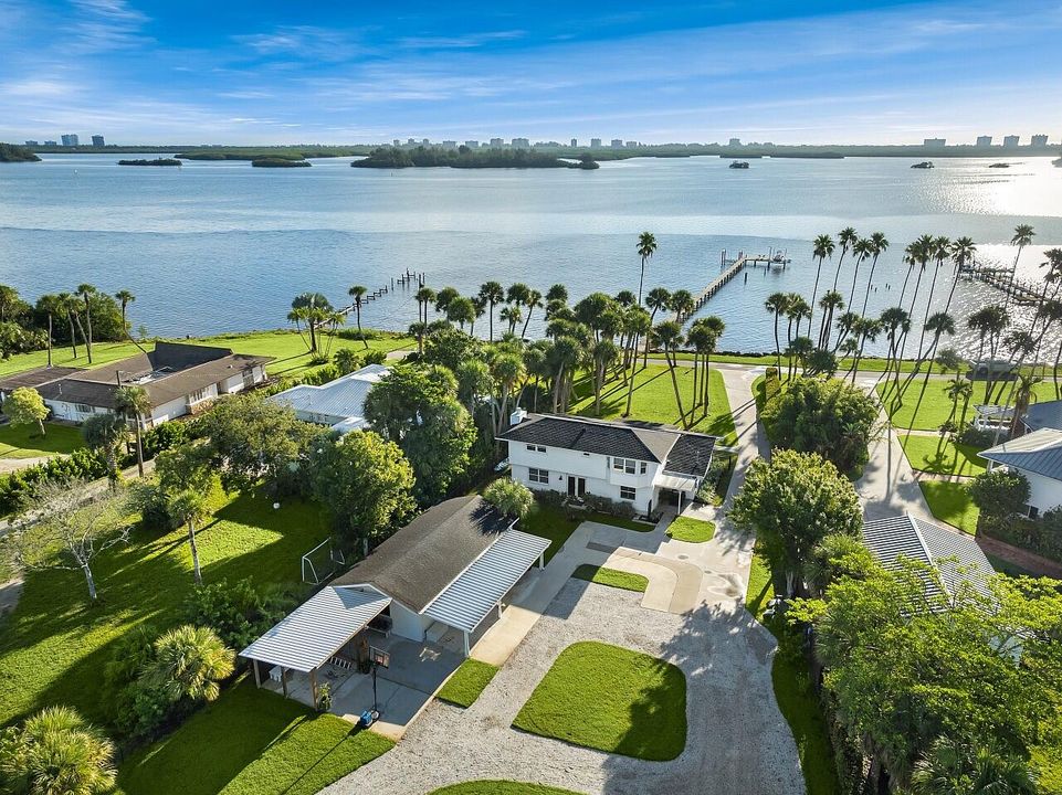 Vendido Recientemente: $1,895,000 (4 camas, 3 baños, 2544 Pies cuadrados)