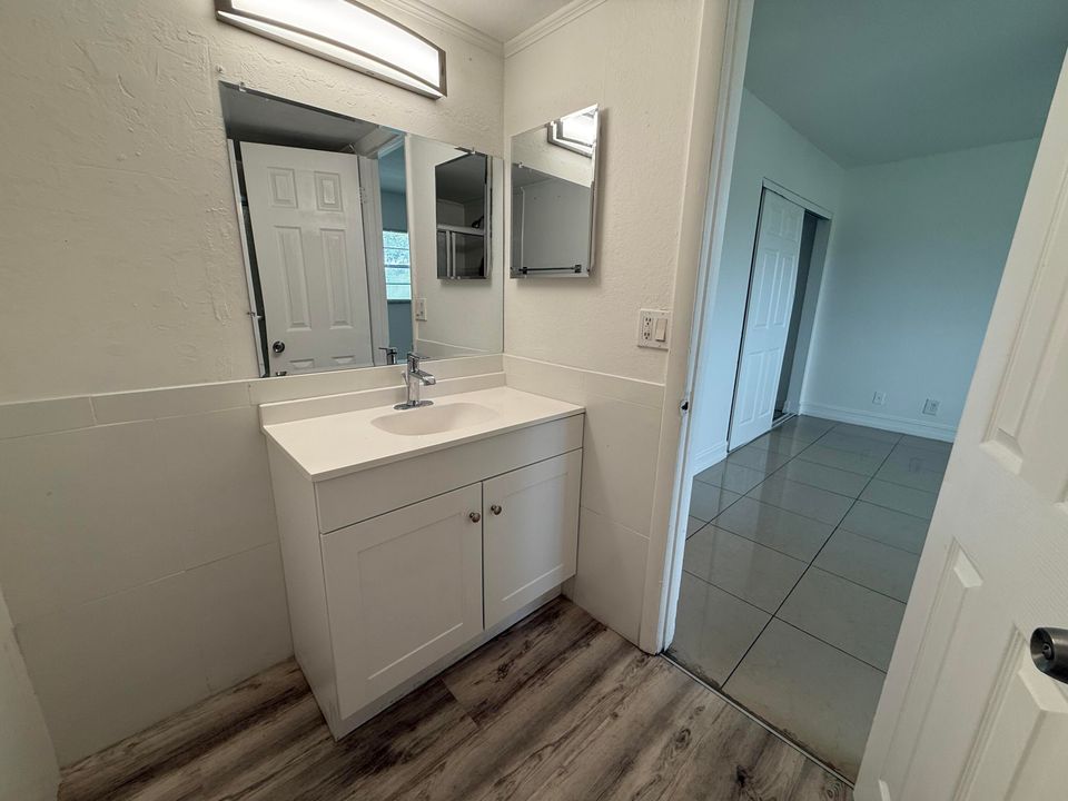 合同活跃: $200,000 (3 贝兹, 2 浴室, 1440 平方英尺)