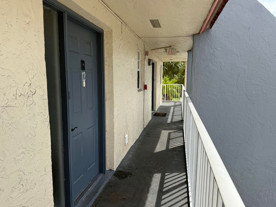 合同活跃: $200,000 (3 贝兹, 2 浴室, 1440 平方英尺)