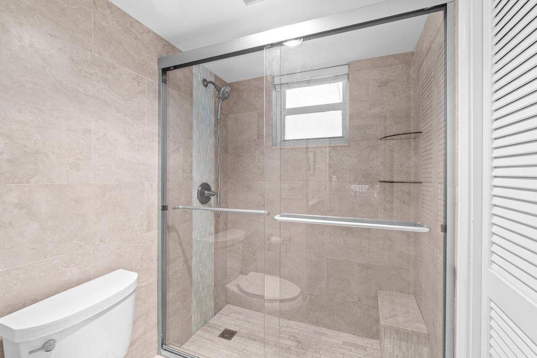 Active With Contract: $4,200 (1 beds, 1 baths, 800 Square Feet)