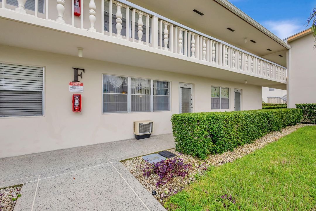 For Sale: $85,000 (1 beds, 1 baths, 684 Square Feet)