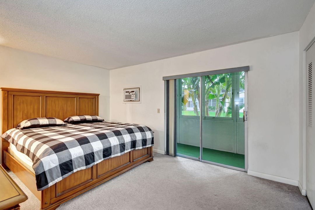 For Sale: $85,000 (1 beds, 1 baths, 684 Square Feet)