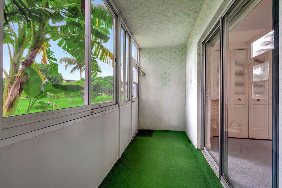 For Sale: $85,000 (1 beds, 1 baths, 684 Square Feet)